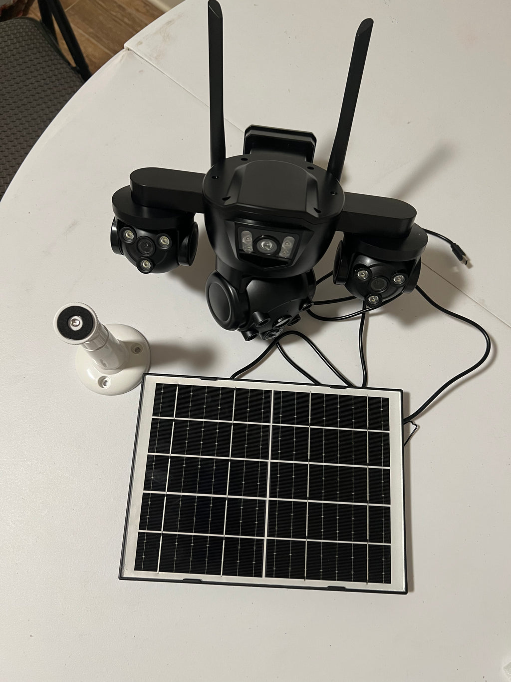 Solar Wireless 3-Lens WiFi PTZ Security Camera, Side Cameras with Adjustable All-Angle Arm, 2K 360° View, Auto Tracking, Spotlight, 2 Way Audio